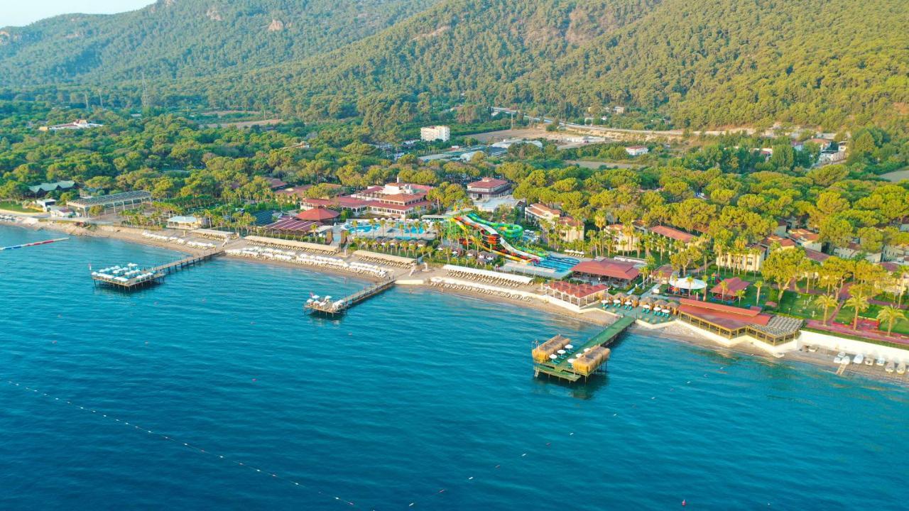 Crystal Flora Resort